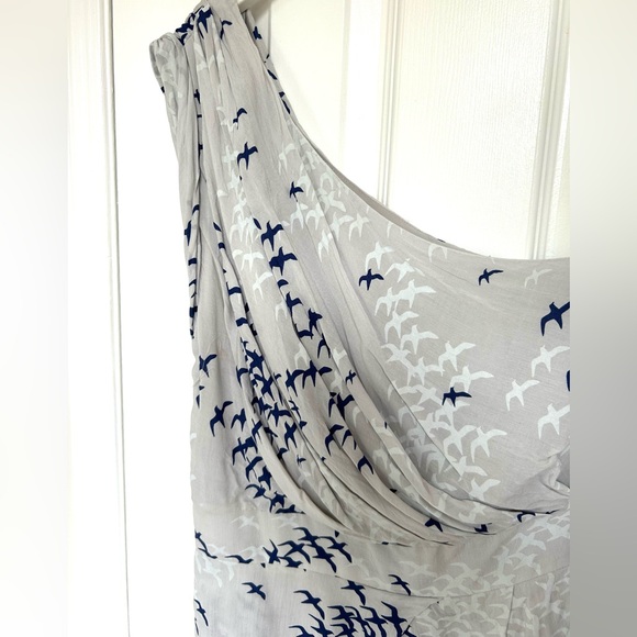 BCBG Dress, One Shoulder Size 12 EUC - Picture 6 of 7